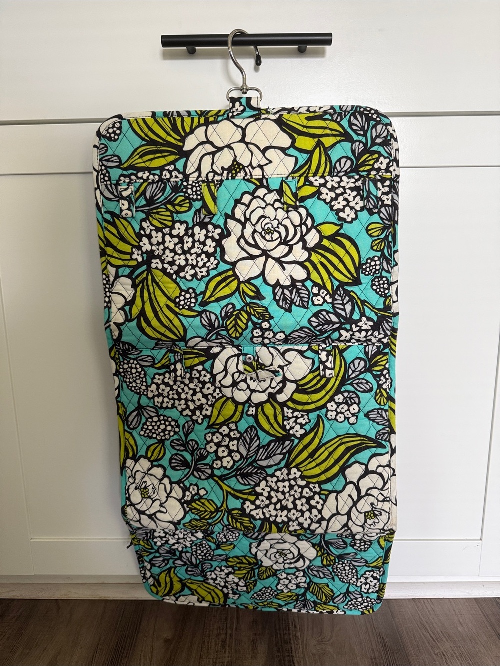 Vera Bradley toiletry/jewelry hanger for home or travel - Picture 4 of 4